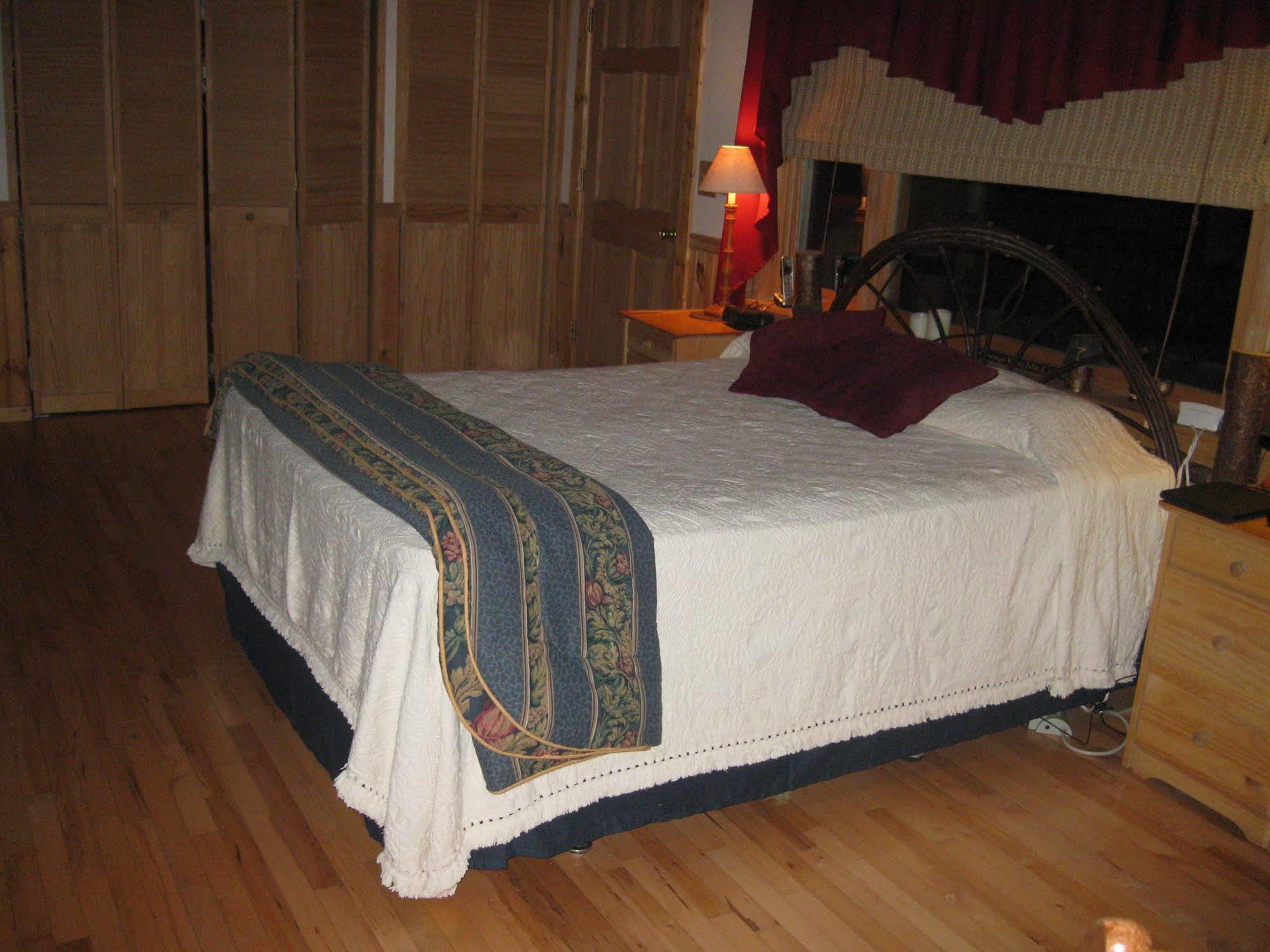 Buffalo Creek Bed And Breakfast Robbinsville Bagian luar foto